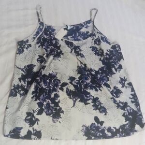 Capsule size 20 black floral top NWT